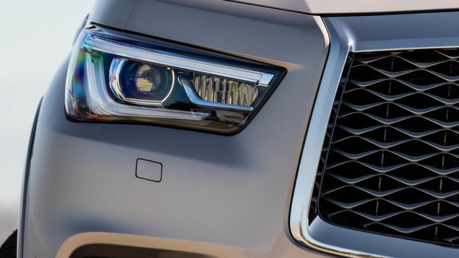 Детали экстерьера Infiniti QX80 5.6 2018 года  (фото 69 из 117)